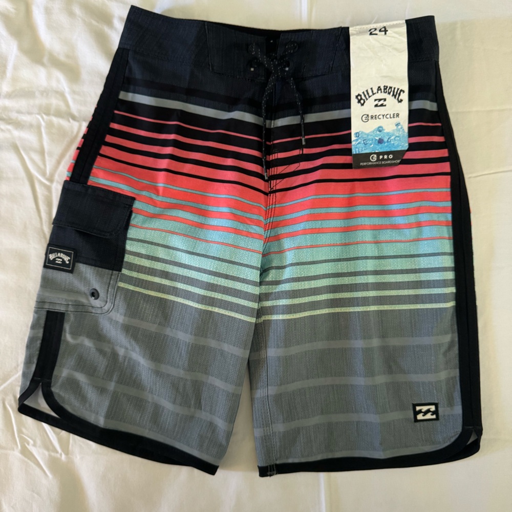 Boys billabong board shorts NWT